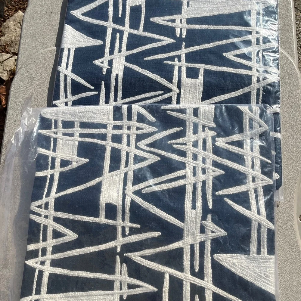NWT - Pair (2) Woven NAVY MIDNIGHT Diamond Pillow Covers West Elm 20 x 20